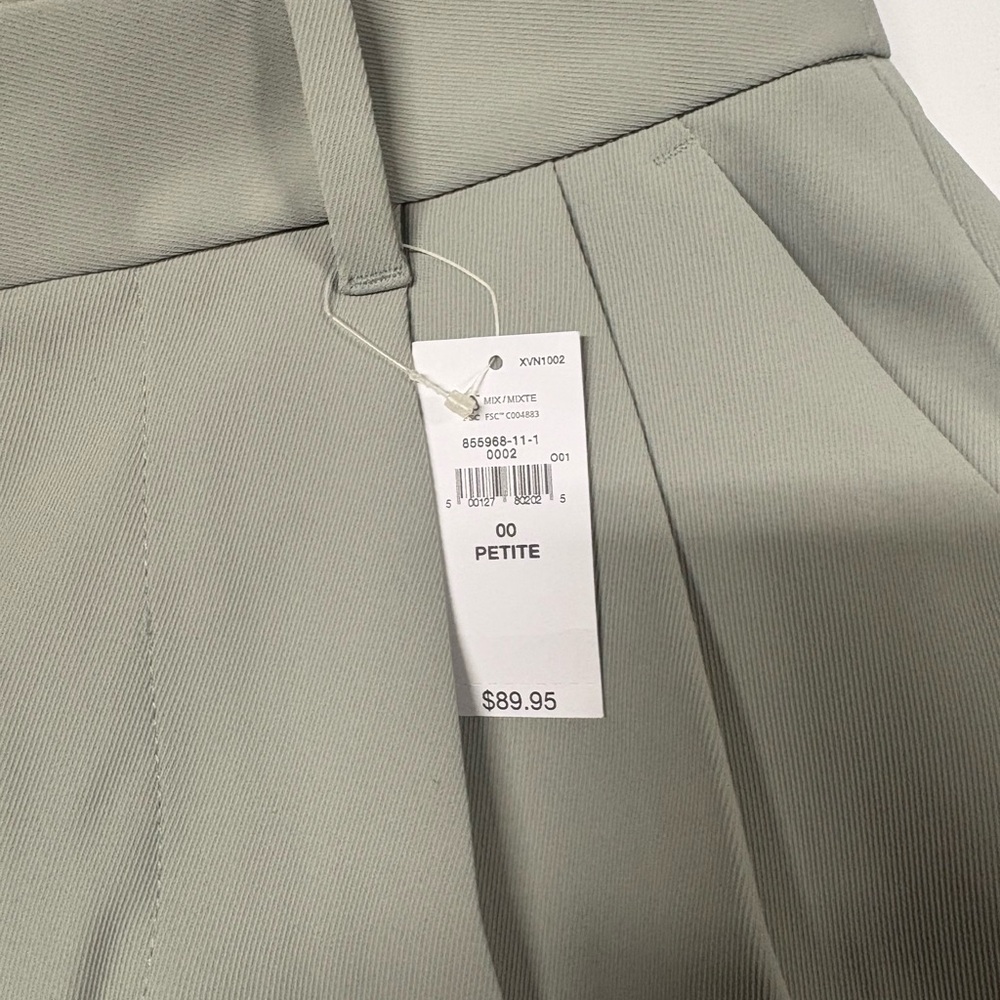 Chic Petite Trousers in Light Gray